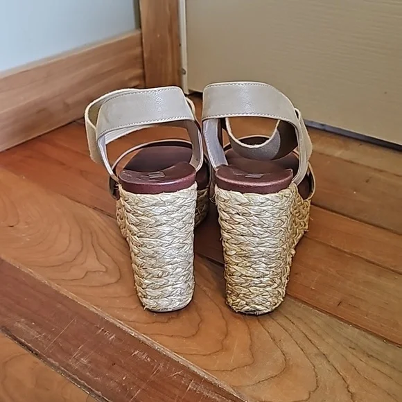 MIA size 10 heeled sandals - Picture 3 of 6